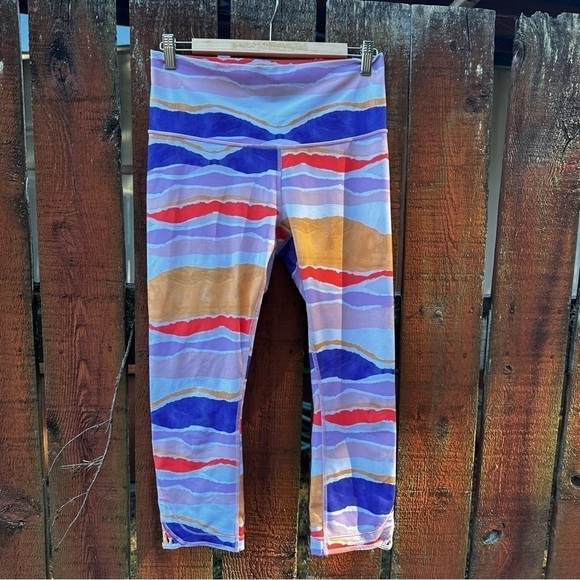 Lululemon True Self Cropped Leggings Bleacher Stripe White Iris Flower Size 10 - Picture 2 of 11